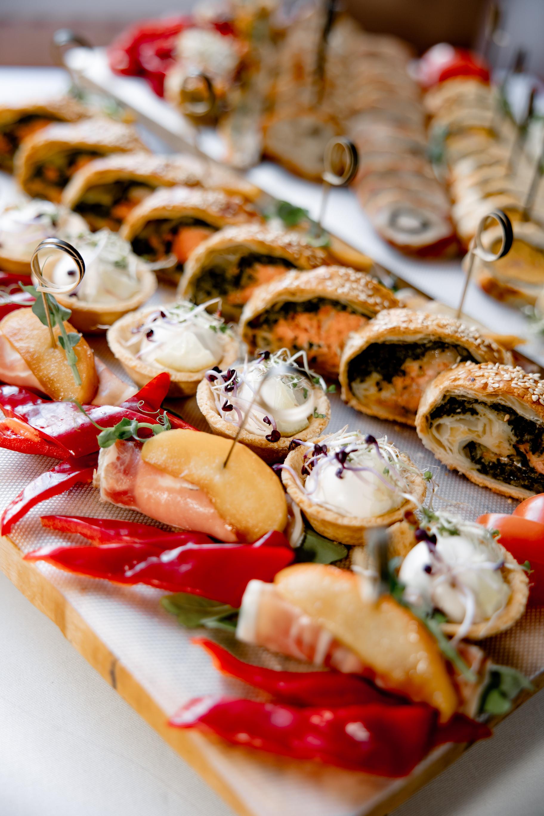 Catering do kancel&aacute;&rcaron;e
